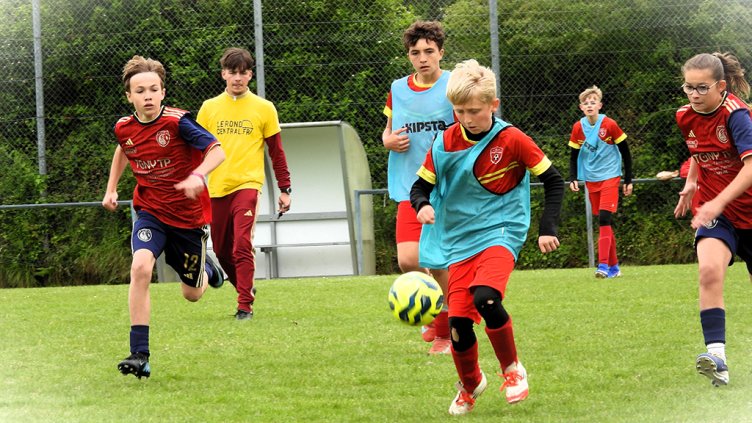 Ploudaniel s’impose au tournoi U13 Foot Armor Cup à L’Hôpital-Camfrout